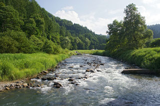 1199px-Himekawa_River_Hakuba07bs4592.jpg