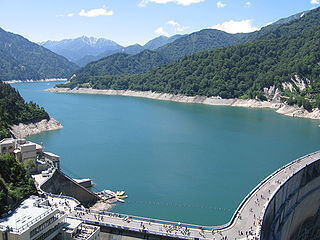 320px-Lake_Kurobe_1-1.jpg